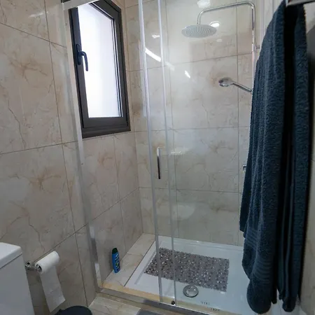 Arma Cielo Ii, 1-bed Cosy Flat Daire