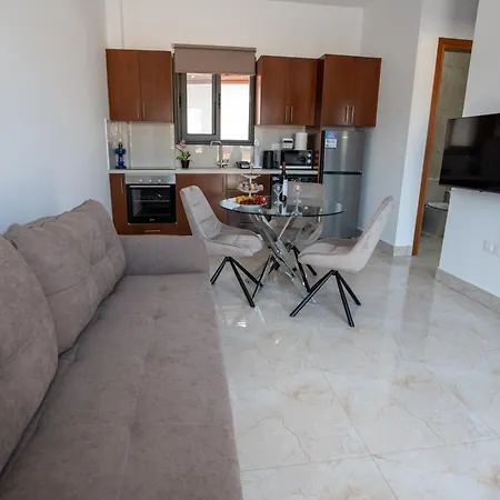 Arma Cielo Ii, 1-bed Cosy Flat פאפוס