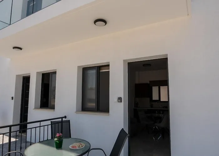 Arma Cielo Ii, 1-bed Cosy Flat アパート *