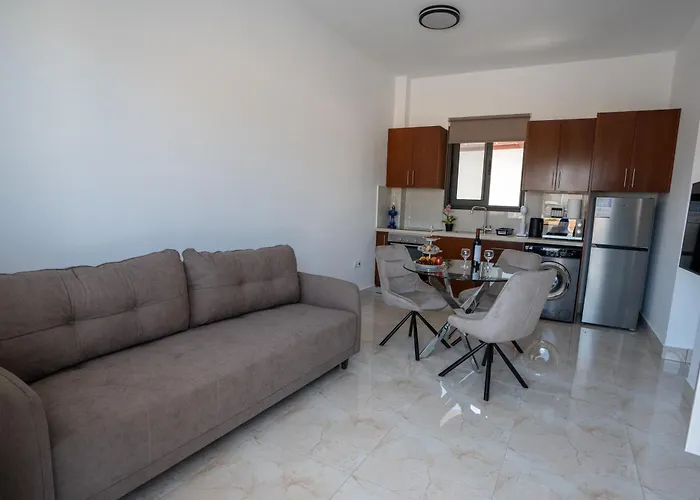 Arma Cielo Ii, 1-bed Cosy Flat *