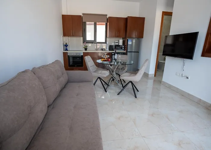 Arma Cielo Ii, 1-bed Cosy Flat Paphos